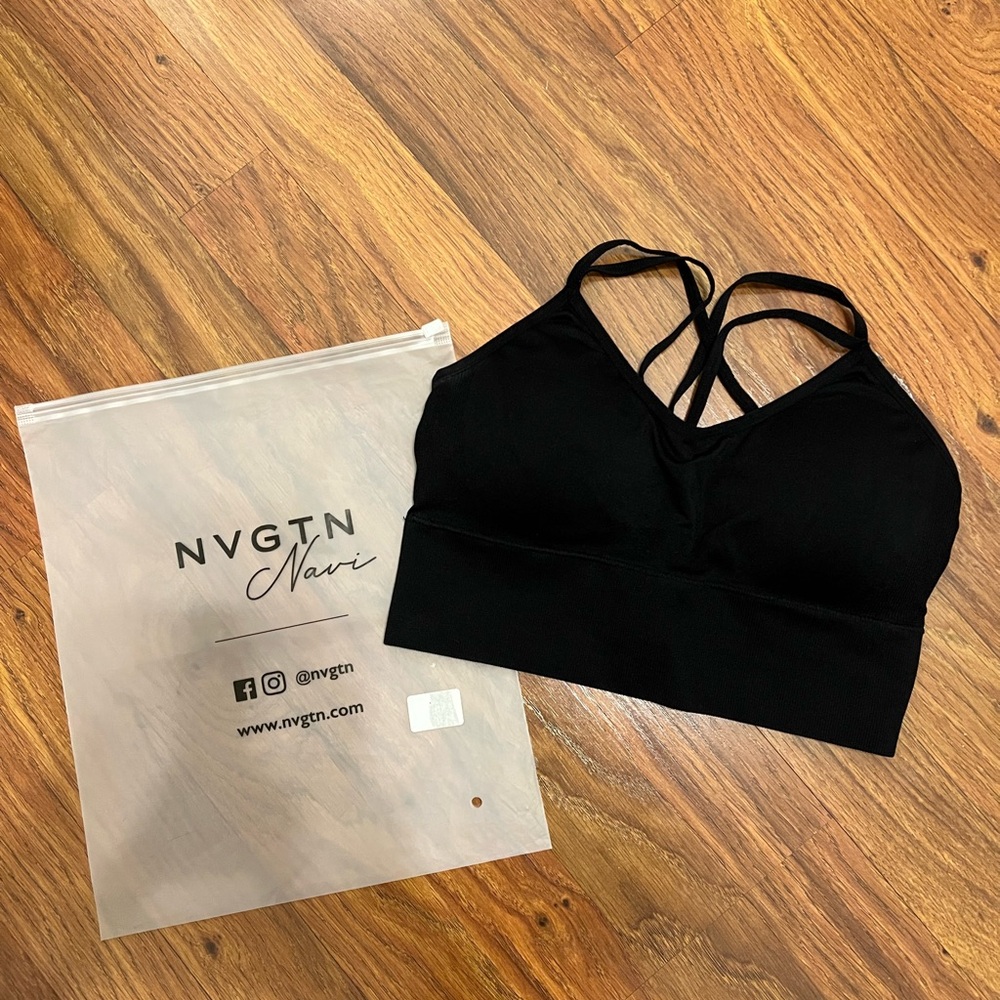 Like new NVGTN Flourish Seamless Sports Bra Black Medium